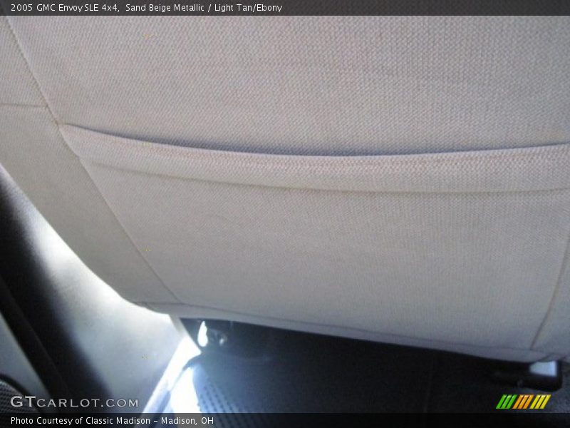 Sand Beige Metallic / Light Tan/Ebony 2005 GMC Envoy SLE 4x4