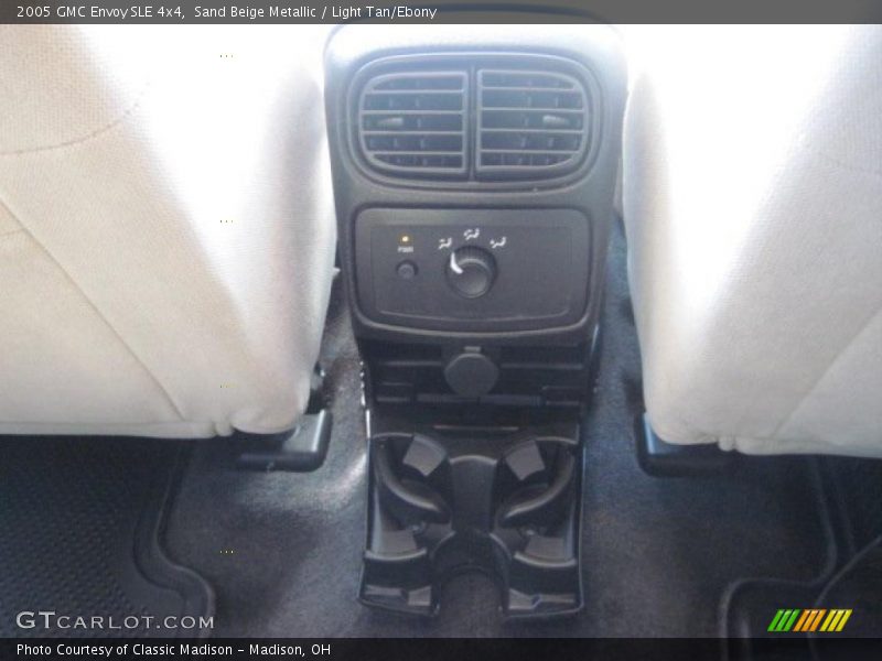Sand Beige Metallic / Light Tan/Ebony 2005 GMC Envoy SLE 4x4
