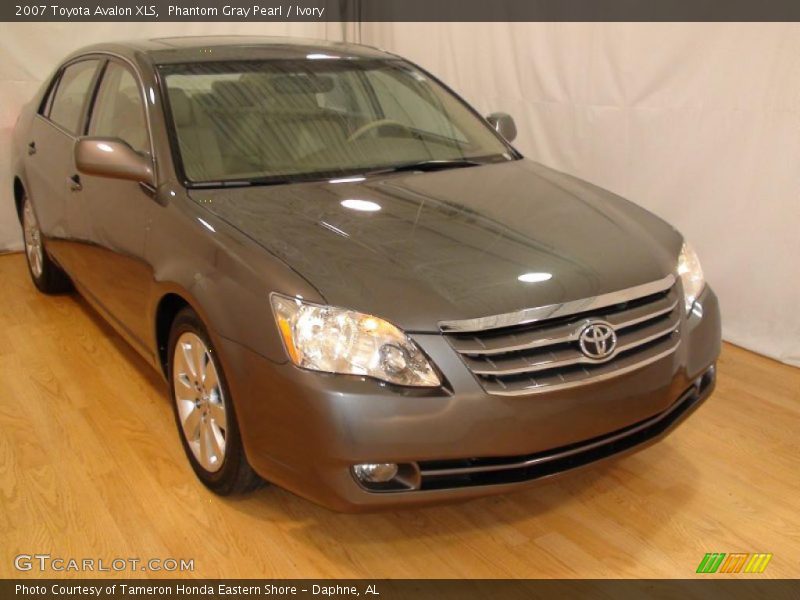 Phantom Gray Pearl / Ivory 2007 Toyota Avalon XLS