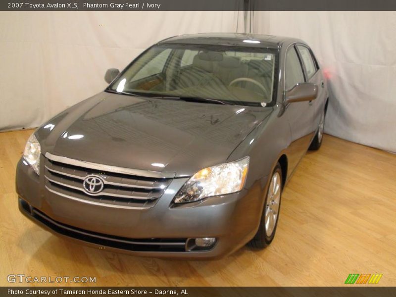 Phantom Gray Pearl / Ivory 2007 Toyota Avalon XLS