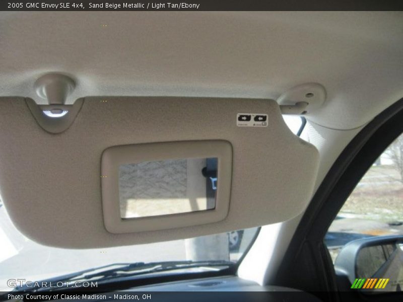 Sand Beige Metallic / Light Tan/Ebony 2005 GMC Envoy SLE 4x4
