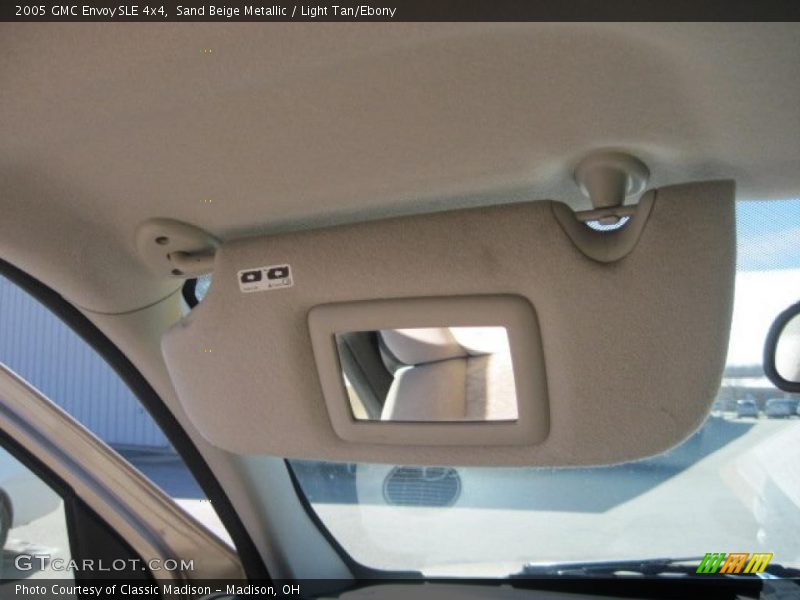 Sand Beige Metallic / Light Tan/Ebony 2005 GMC Envoy SLE 4x4