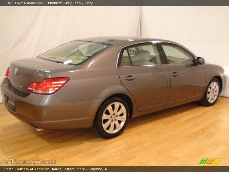 Phantom Gray Pearl / Ivory 2007 Toyota Avalon XLS