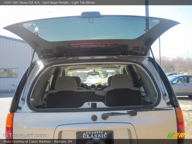 Sand Beige Metallic / Light Tan/Ebony 2005 GMC Envoy SLE 4x4