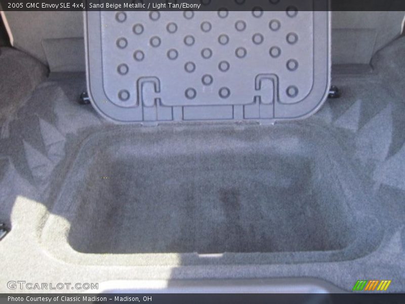 Sand Beige Metallic / Light Tan/Ebony 2005 GMC Envoy SLE 4x4