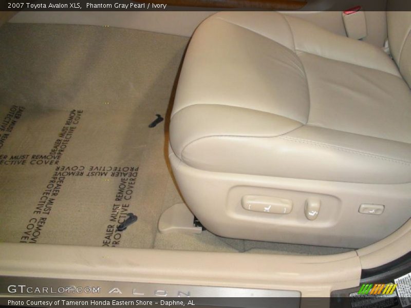 Phantom Gray Pearl / Ivory 2007 Toyota Avalon XLS