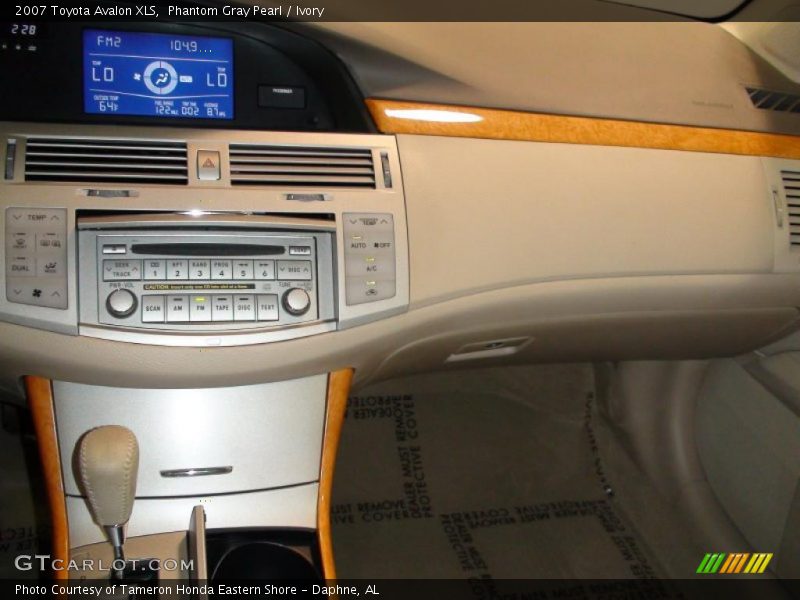 Phantom Gray Pearl / Ivory 2007 Toyota Avalon XLS