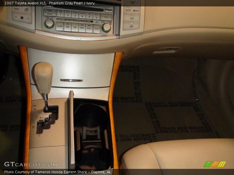 Phantom Gray Pearl / Ivory 2007 Toyota Avalon XLS