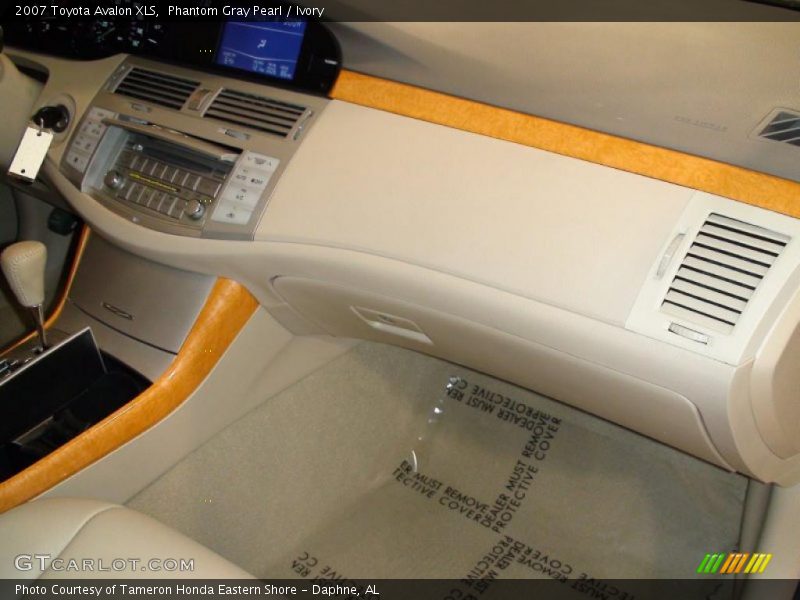 Phantom Gray Pearl / Ivory 2007 Toyota Avalon XLS