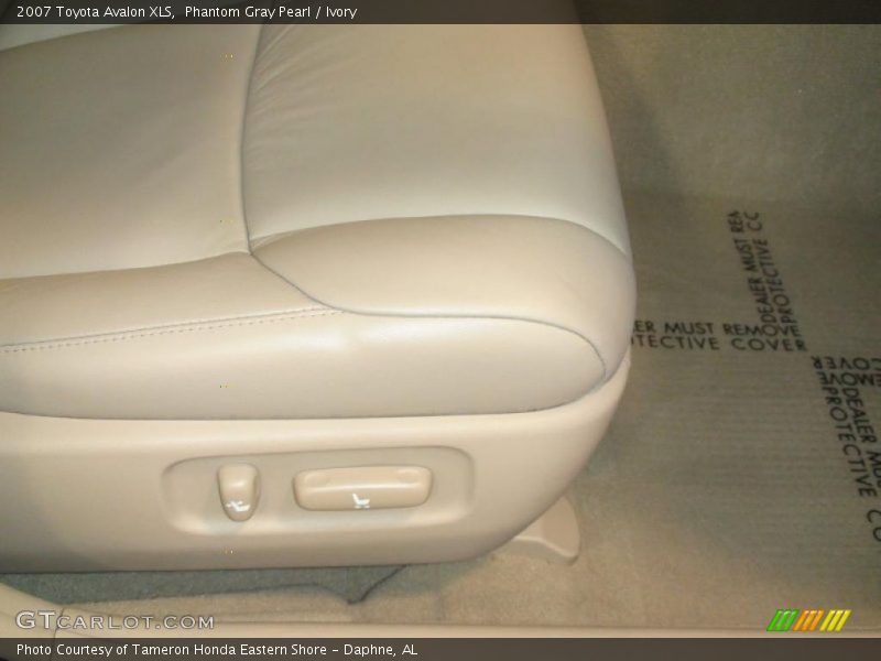 Phantom Gray Pearl / Ivory 2007 Toyota Avalon XLS