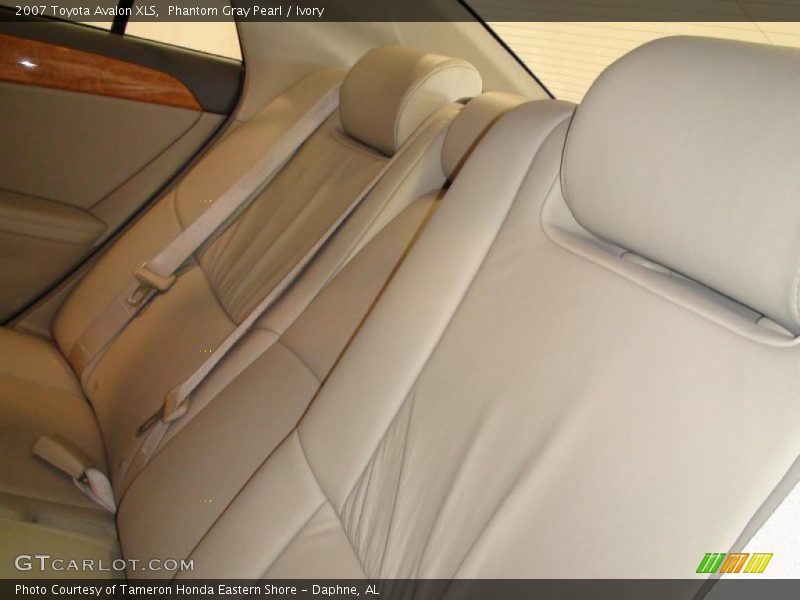 Phantom Gray Pearl / Ivory 2007 Toyota Avalon XLS
