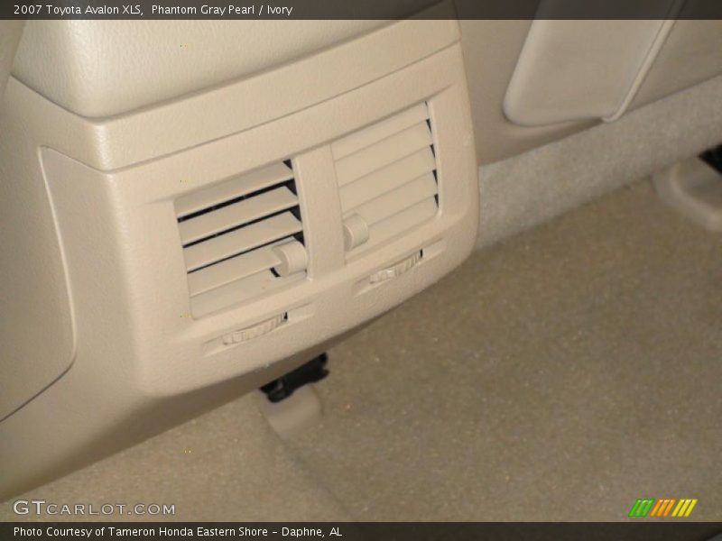 Phantom Gray Pearl / Ivory 2007 Toyota Avalon XLS