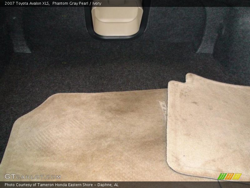Phantom Gray Pearl / Ivory 2007 Toyota Avalon XLS