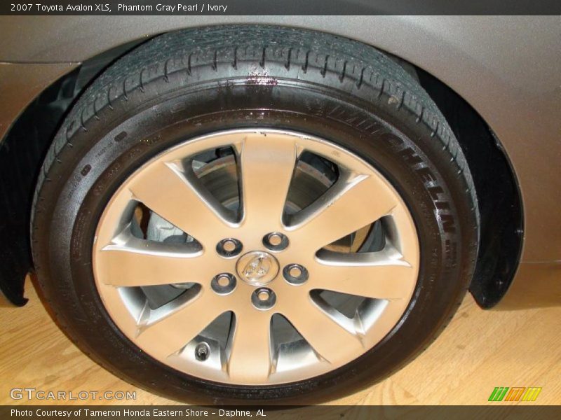 Phantom Gray Pearl / Ivory 2007 Toyota Avalon XLS