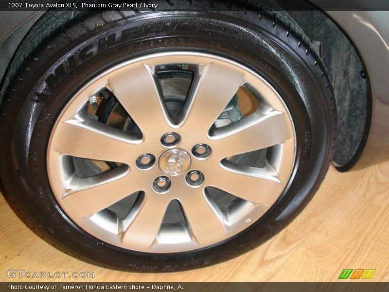 Phantom Gray Pearl / Ivory 2007 Toyota Avalon XLS