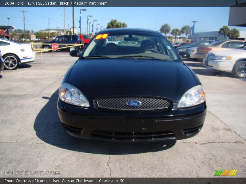 Black / Medium Parchment 2004 Ford Taurus SEL Sedan