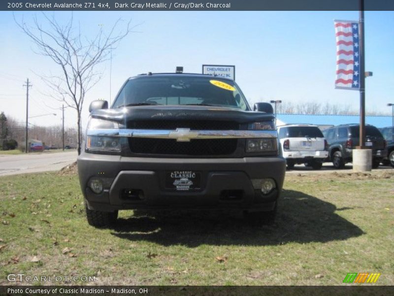 Dark Gray Metallic / Gray/Dark Charcoal 2005 Chevrolet Avalanche Z71 4x4