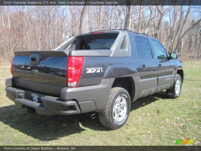 Dark Gray Metallic / Gray/Dark Charcoal 2005 Chevrolet Avalanche Z71 4x4