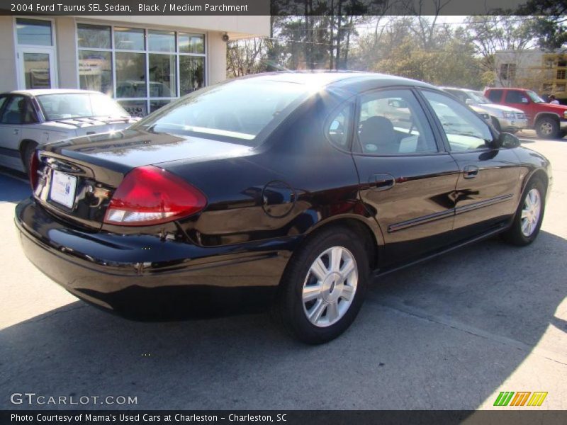 Black / Medium Parchment 2004 Ford Taurus SEL Sedan