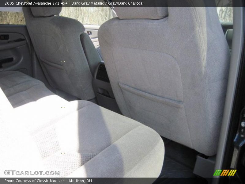 Dark Gray Metallic / Gray/Dark Charcoal 2005 Chevrolet Avalanche Z71 4x4