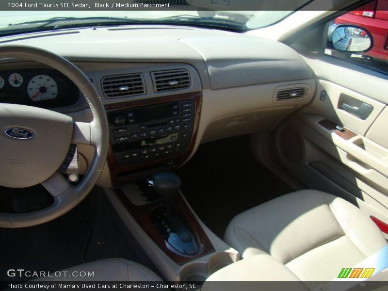 Black / Medium Parchment 2004 Ford Taurus SEL Sedan