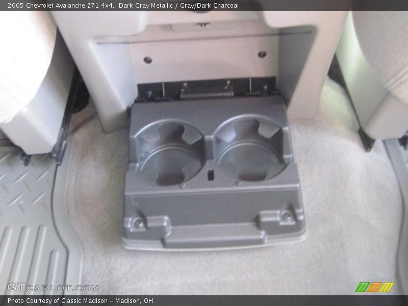 Dark Gray Metallic / Gray/Dark Charcoal 2005 Chevrolet Avalanche Z71 4x4