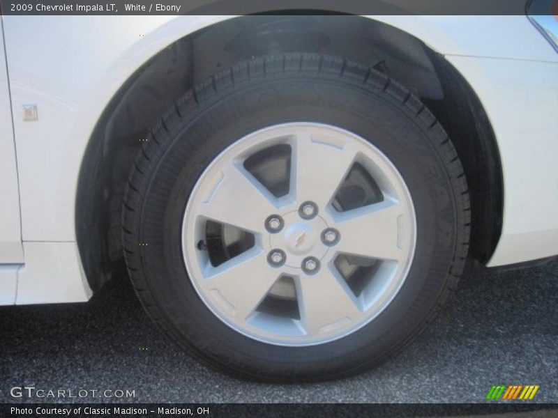 White / Ebony 2009 Chevrolet Impala LT