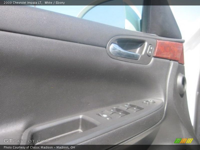 White / Ebony 2009 Chevrolet Impala LT