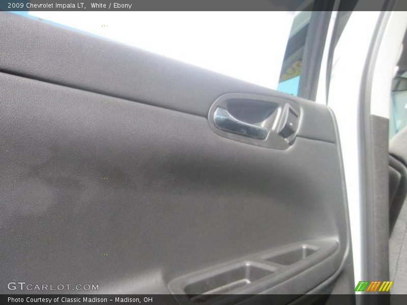 White / Ebony 2009 Chevrolet Impala LT