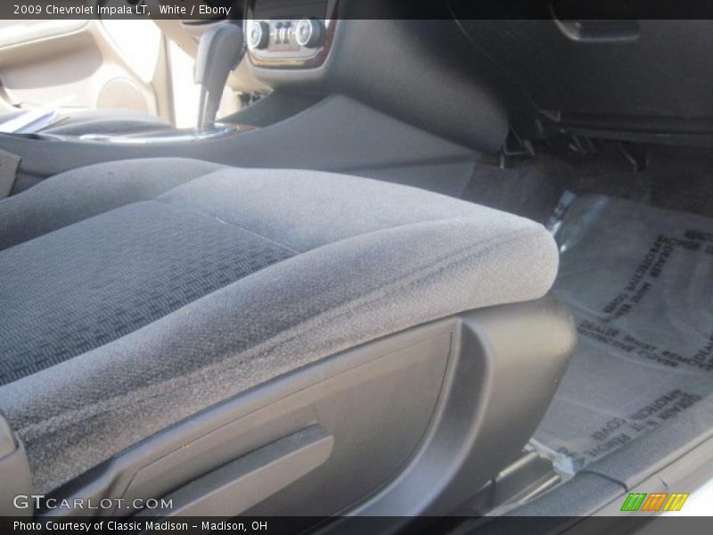 White / Ebony 2009 Chevrolet Impala LT