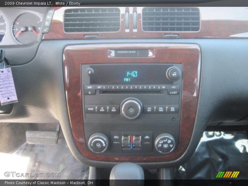 White / Ebony 2009 Chevrolet Impala LT
