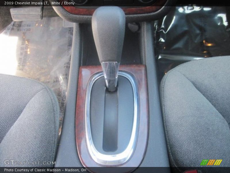 White / Ebony 2009 Chevrolet Impala LT