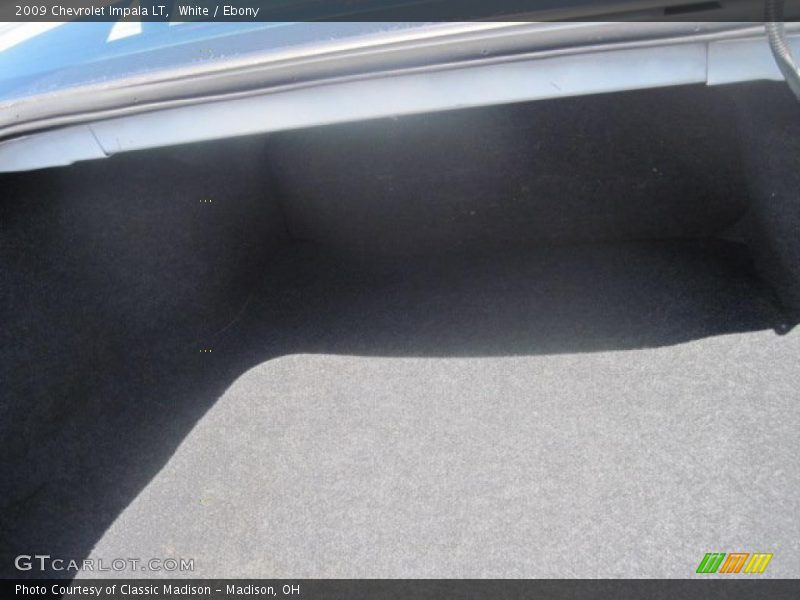 White / Ebony 2009 Chevrolet Impala LT