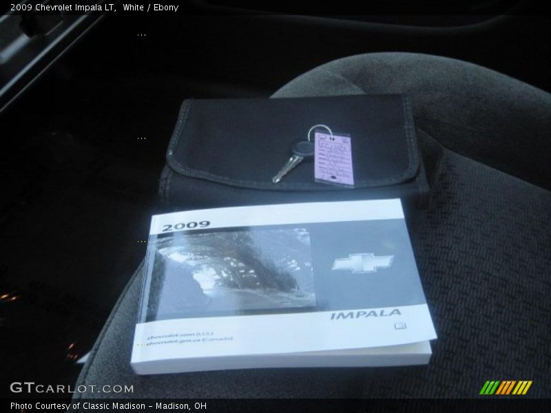 White / Ebony 2009 Chevrolet Impala LT