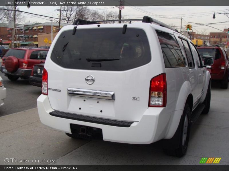 Avalanche White / Graphite 2007 Nissan Pathfinder SE 4x4