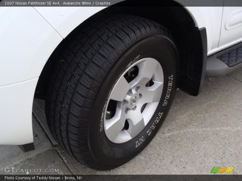 Avalanche White / Graphite 2007 Nissan Pathfinder SE 4x4