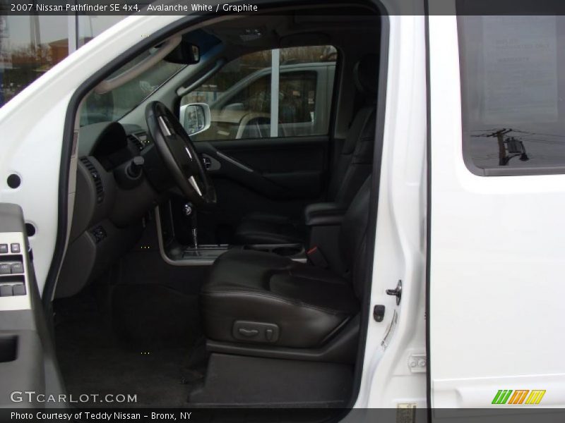 Avalanche White / Graphite 2007 Nissan Pathfinder SE 4x4