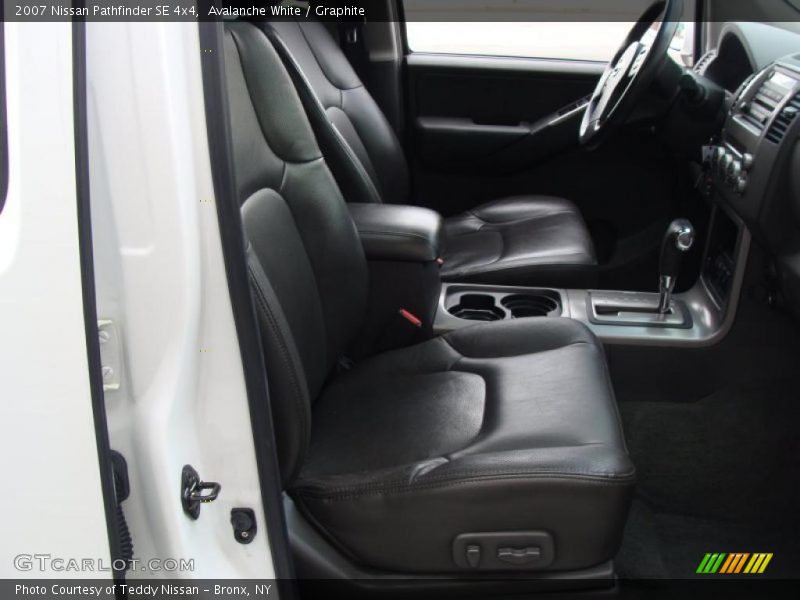 Avalanche White / Graphite 2007 Nissan Pathfinder SE 4x4