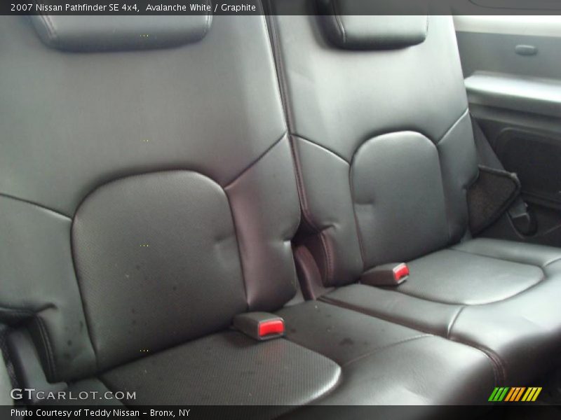 Avalanche White / Graphite 2007 Nissan Pathfinder SE 4x4