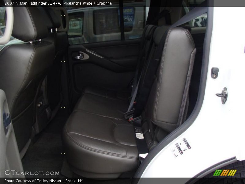 Avalanche White / Graphite 2007 Nissan Pathfinder SE 4x4