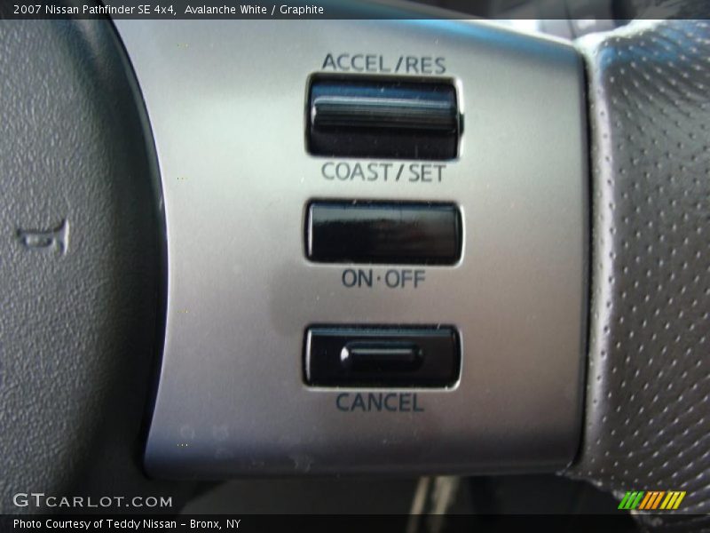 Avalanche White / Graphite 2007 Nissan Pathfinder SE 4x4