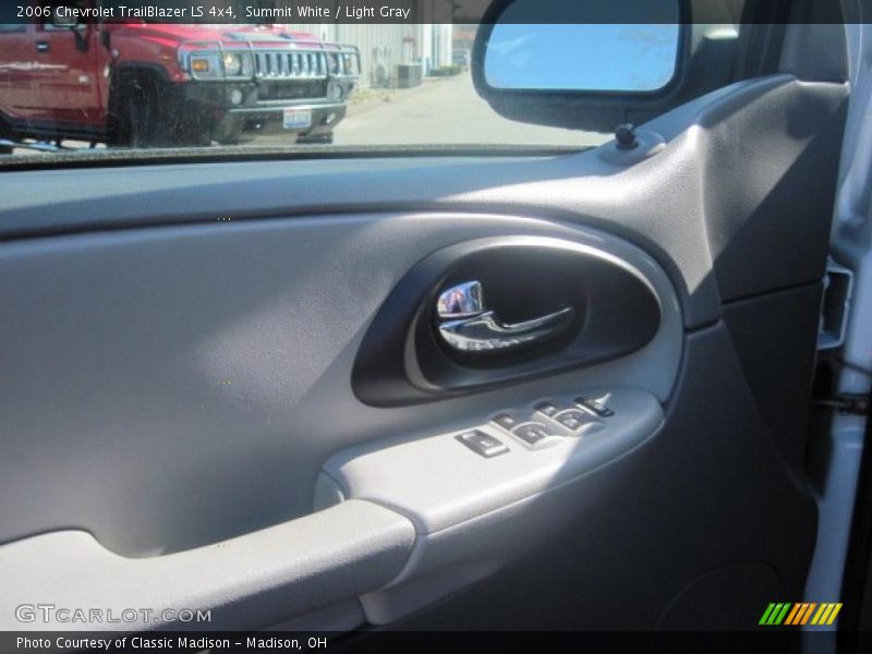 Summit White / Light Gray 2006 Chevrolet TrailBlazer LS 4x4