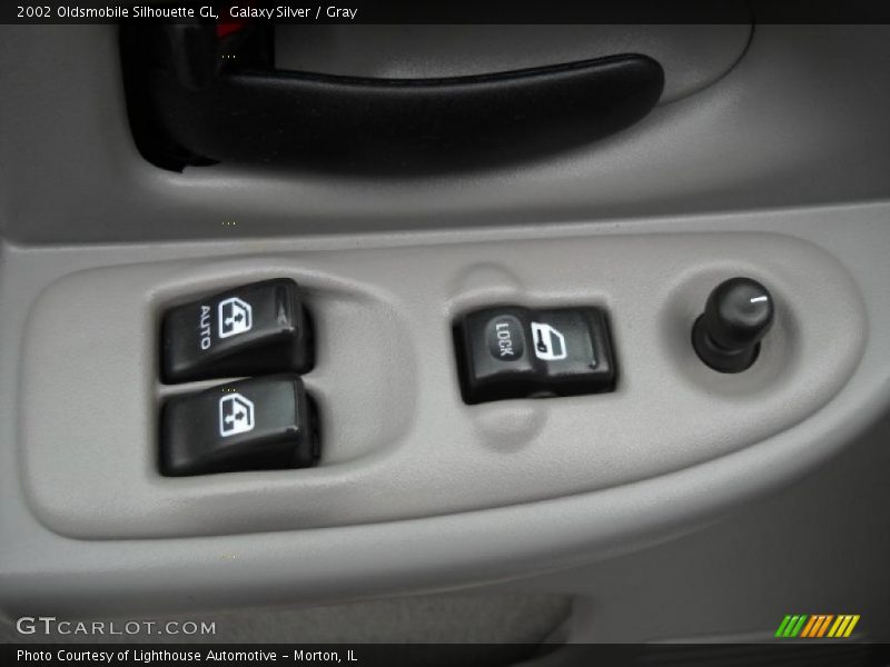 Galaxy Silver / Gray 2002 Oldsmobile Silhouette GL