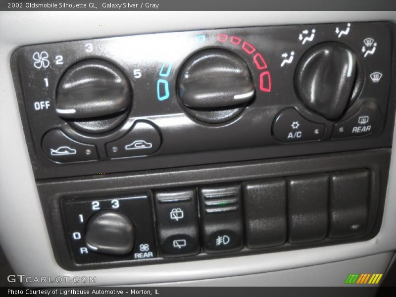 Galaxy Silver / Gray 2002 Oldsmobile Silhouette GL