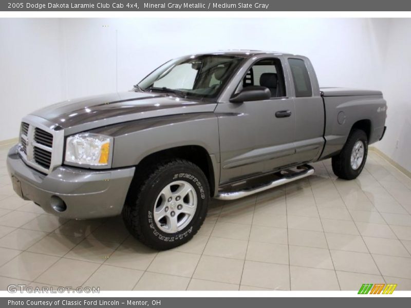 Mineral Gray Metallic / Medium Slate Gray 2005 Dodge Dakota Laramie Club Cab 4x4