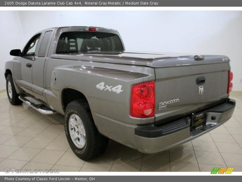 Mineral Gray Metallic / Medium Slate Gray 2005 Dodge Dakota Laramie Club Cab 4x4