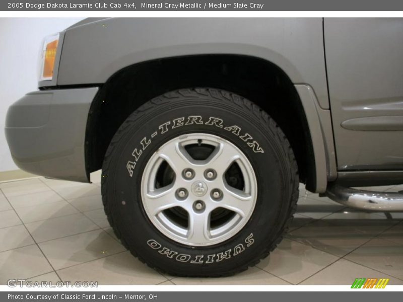 Mineral Gray Metallic / Medium Slate Gray 2005 Dodge Dakota Laramie Club Cab 4x4