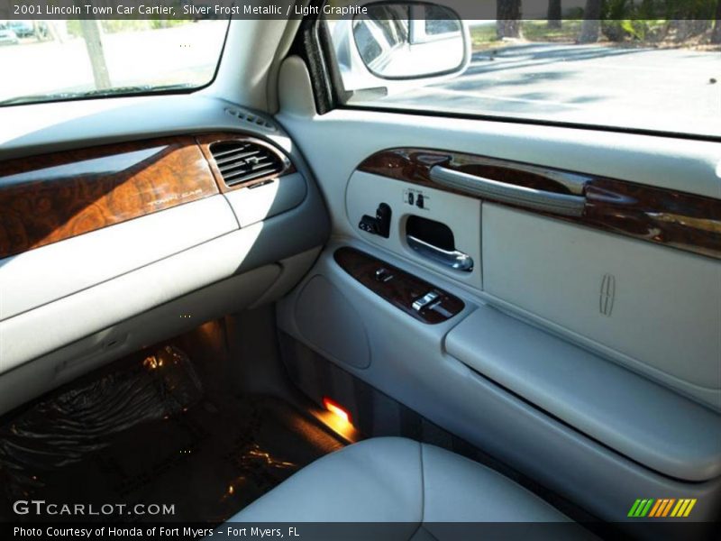 Silver Frost Metallic / Light Graphite 2001 Lincoln Town Car Cartier