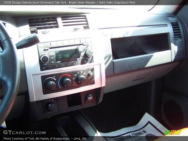 Bright Silver Metallic / Dark Slate Gray/Sport Red 2008 Dodge Dakota Sport Extended Cab 4x4