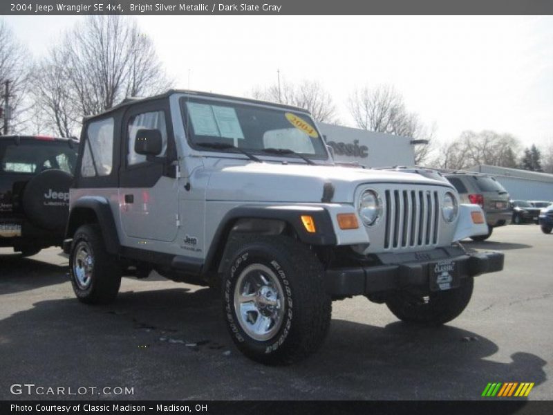 Bright Silver Metallic / Dark Slate Gray 2004 Jeep Wrangler SE 4x4